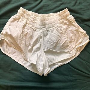 White Lululemon Hotty Hot Shorts 2.5”; Size 4